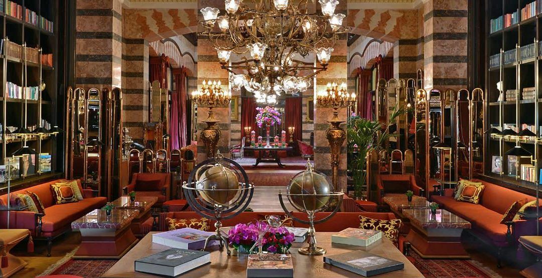 I nostalgiske omgivelser på Pera Palace Hotel Jumeirah i Istanbul.